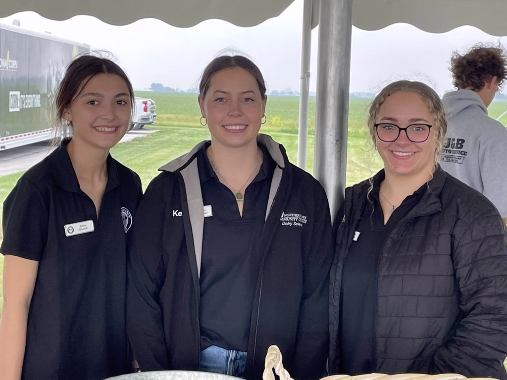 2025 Iowa Dairy Ambassadors