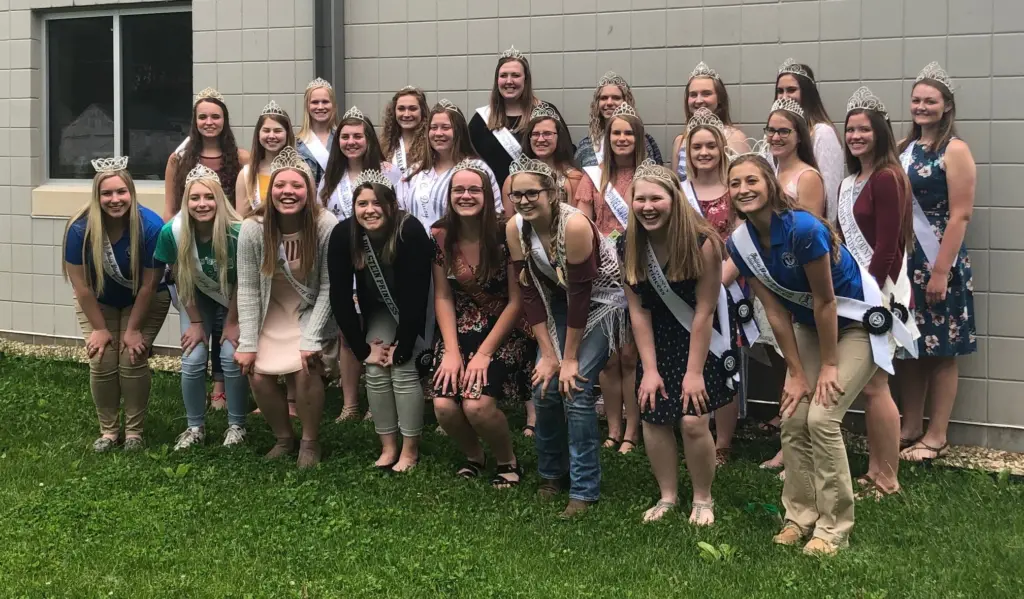 Group photo of the dairy princess candidates.