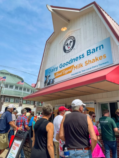 People lined up at Dairy Goodness Barn at the Iowa State Fair