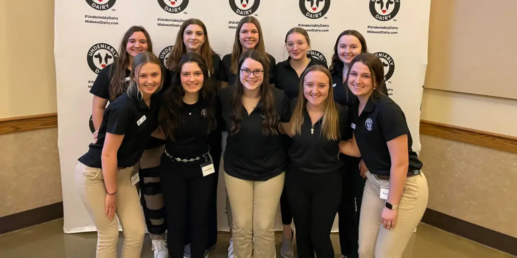 Nebraska dairy ambassadors at event.