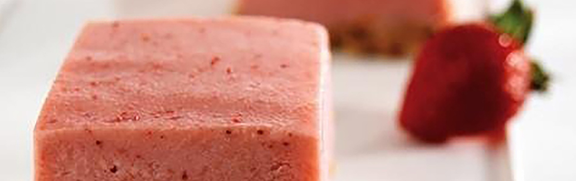 Strawberry Frozen Yogurt iPhone13.14.15兼 Strawberry Frozen