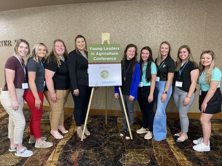 Midwest Dairy Interns and Ambassadors at Young Leaders in Agriculture Conference